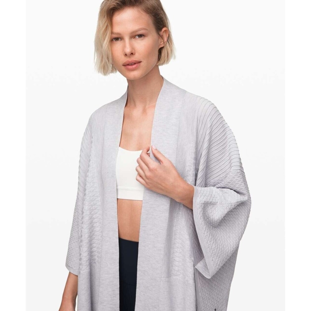 Lululemon Dream Weaver Wrap Heathered Core Ultra Light Grey One Size NWOT‎
